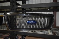 2006 Ford Grill Piece