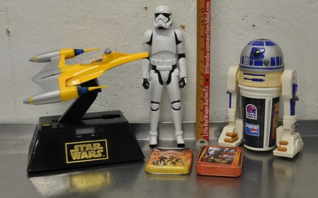 Star Wars collectibles, see pics, clock tested