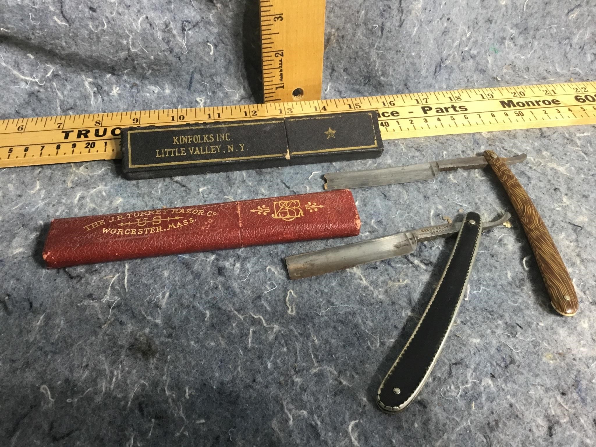 Pair of straight blade razors