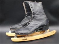 OBERHAMER ICE SKATES WITH WOODEN PROTECTORS VINTAG