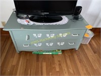 Painted Wooden 2 Drawer Dresser