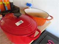 cast iron dutch oven, roasting pan
