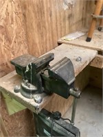 4 inch vice that is attached to the wooden