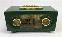 Green Zenith R-512-F Table Radio