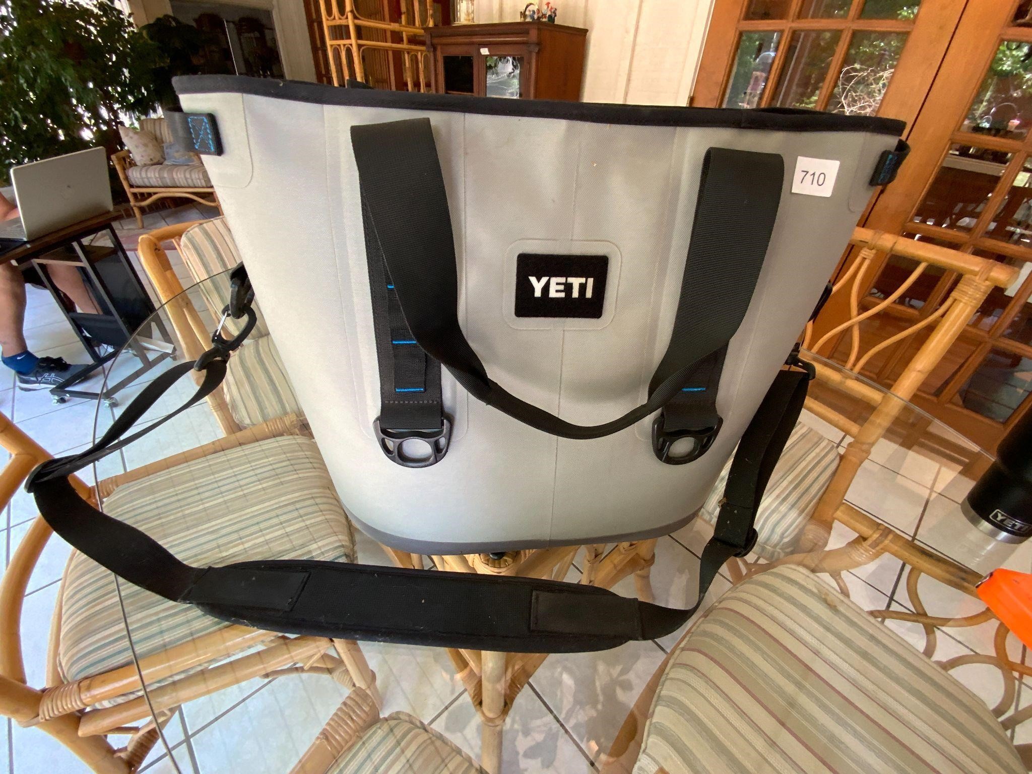 Yeti Hopper 30 Soft Cooler Tote