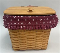 Hostess Mail Basket With Liner & Protector -