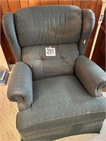 Recliner/Chair(Den)