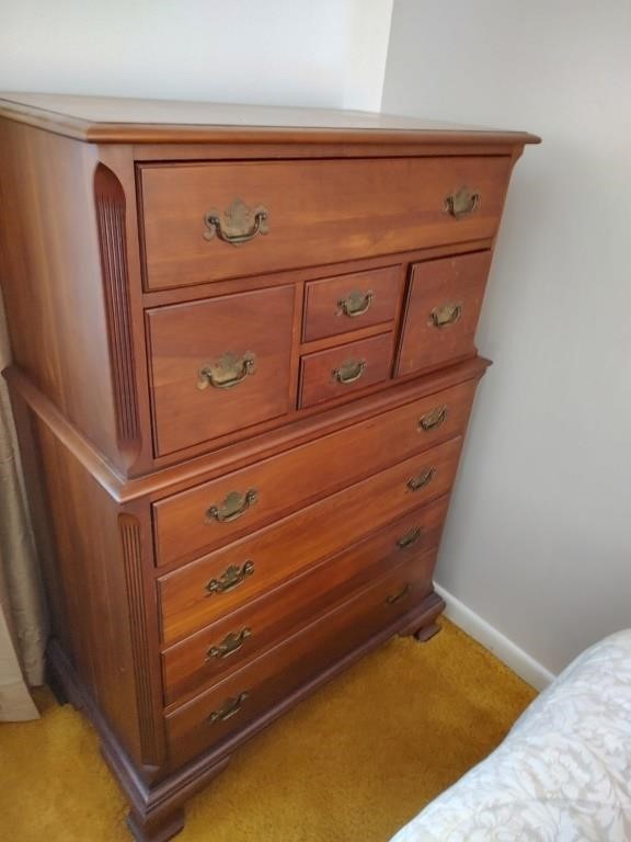 Chest of Drawers - Read Details