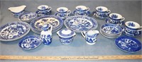 LOT - VINTAGE WILLOW WARE CHINA - ASSORTED MAKERS