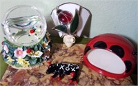 T - LADY BUG NIGHT LIGHT & COLLECTIBLES (L119)