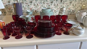Kitchen group lot that includes a full set of