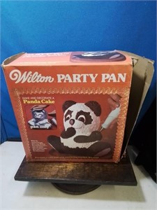 Wilton party PAN panda bear cake PAN