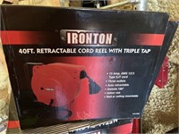 IRONTON 40'  RETRACTABLE REEL AIR HOSE W/TRIPLE