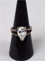 Sterling Silver Ring w/Glass "stone"