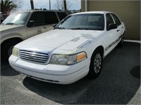 2003 Ford Crown Victoria 4 Door Sedan.