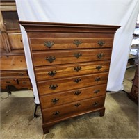 Broyhill Chest of drawers