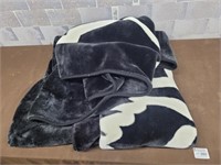 Large plush FOX blanket