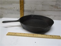 #8 CAST IRON FRYING PAN WITH HEAT RING