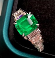 2.8ct Natural Emerald 18Kt Gold Ring