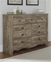 Ashley Shellington B336-31 Dresser