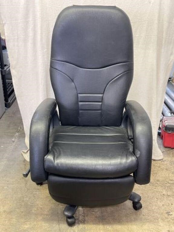 Interactive Health "Seating Edge" Massage Chair