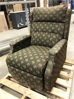 NO SHIPPING: green recliner