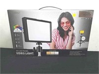New Vivitar 120 LED panel video light