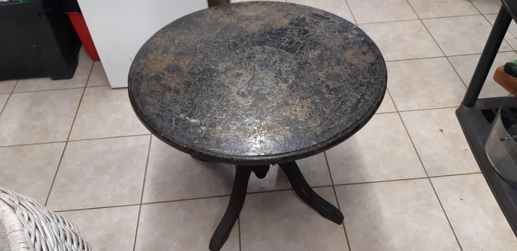 Small Wood Round Side Table 22" D 19"H