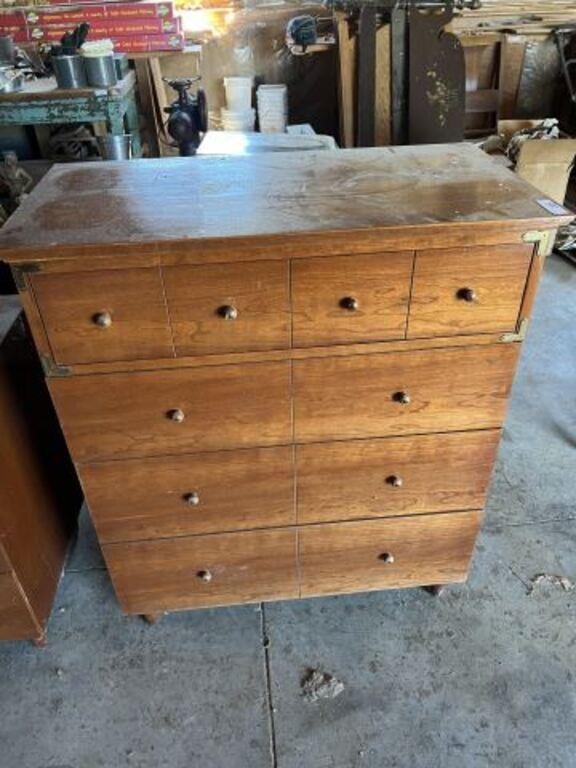 Chest of drawers