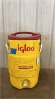 Igloo drinking cooler : clean