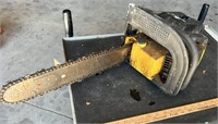 McCulloch 16" Gas Powered Chainsaw. Loose & Turns