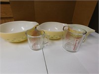 Lot-3 Pyrex Bowls, 2 Glassbake Measuring Cups