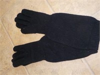 pair of wool gloves KITCHEN KITCHEN