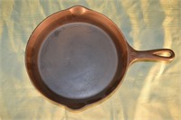 Wagner Ware cast iron 8 skillet