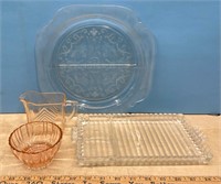 4 Pieces of Decorative Glass Dishware