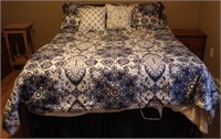 Queen Size Bed w/ Bedding