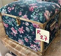 Z - SEWING BOX W/ CONTENTS (R27)