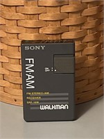 Vintage 1980's Sony SRF-19W Walkman AM /FM