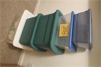 5 PLASTIC TOTES WITH LIDS