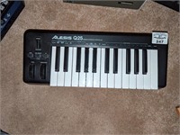 Alesis Q25 USB/Midi Keyboard controller