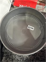 CAKE PAN RETAIL $30