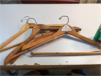 4 VTG Wooden Hangers