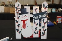 Wooden Welcome Snowman Fence (works)