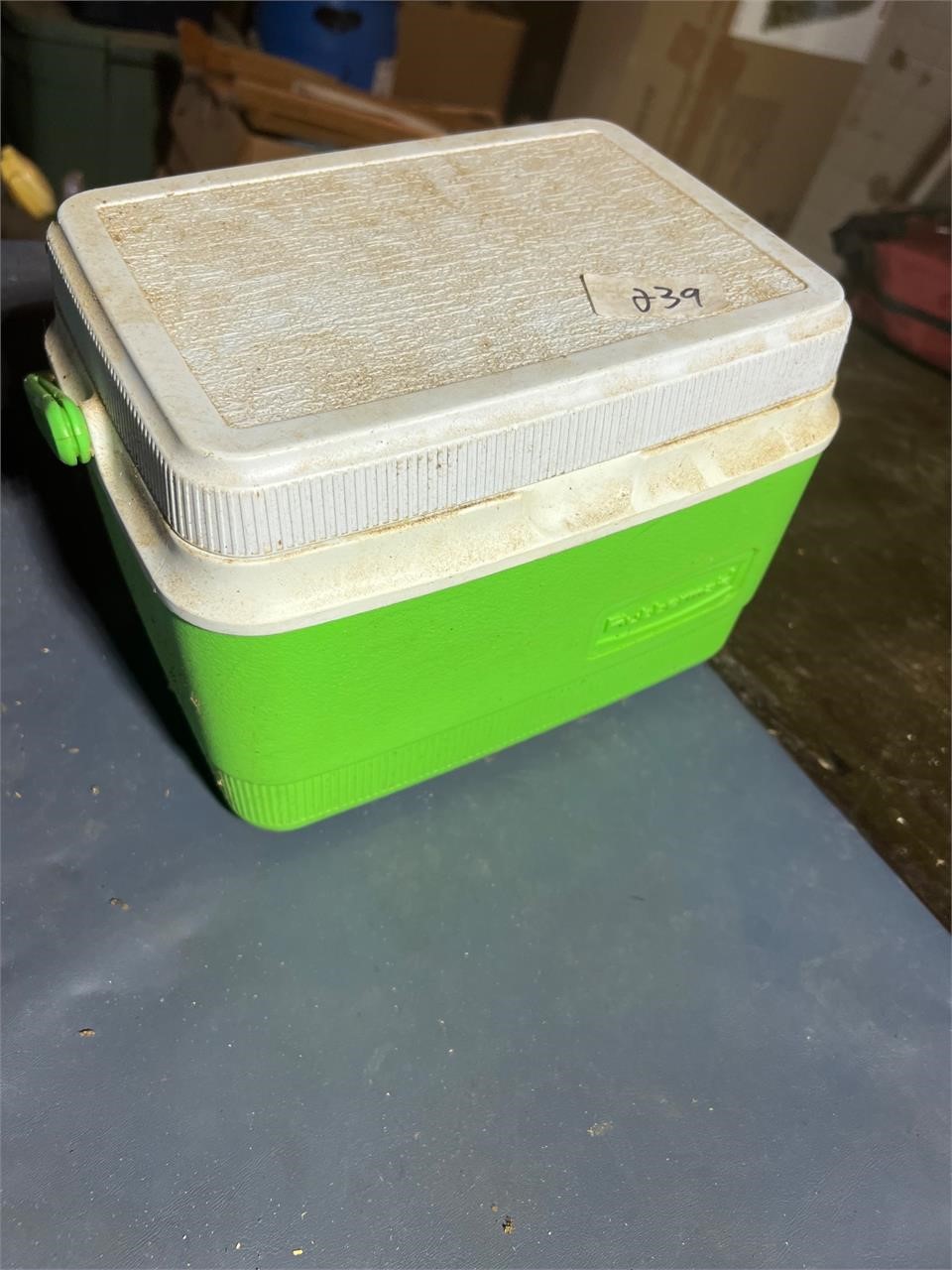 RUBBERMAID LUNCH COOLER 10" X 7" X 7"