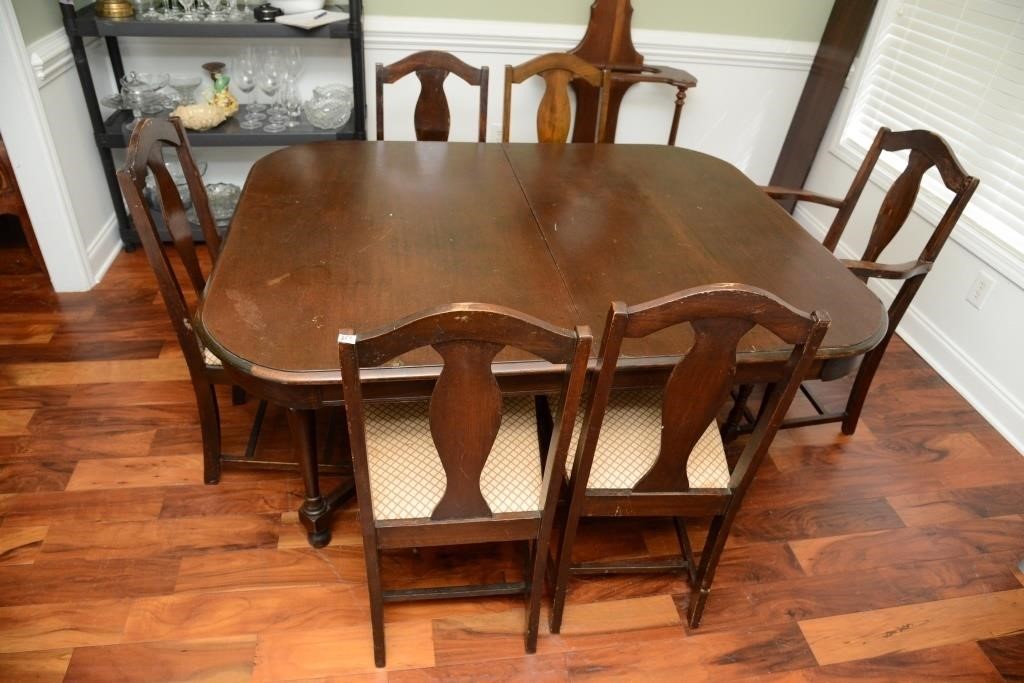 VINTAGE DINING ROOM TABLE WITH 6 CHAIRS