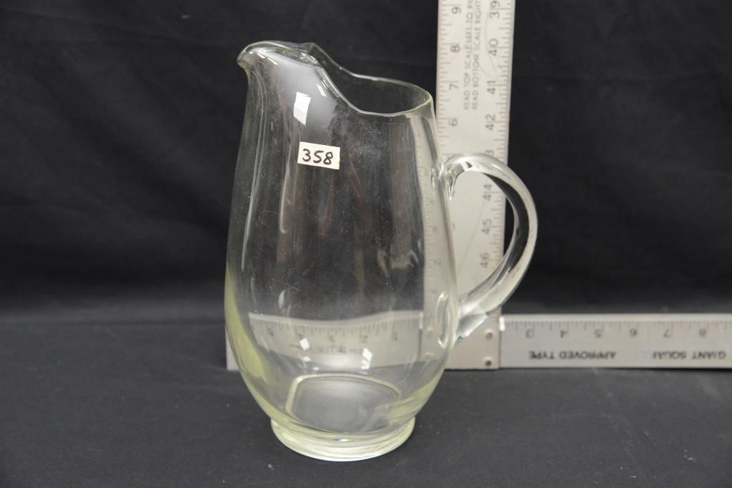 BLOWN GLSS WATHER PITCHER