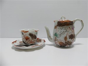 TRAY: CHINESE TEAPOT, CUP & SAUCER