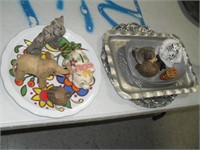 COLLECTION OF TRAYS AND COLLECTIBLE FIGURINES