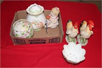 Box of Cov. Jars, Rooster, etc.