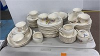 74pc of Cunningham and Pickett Glendale dishes